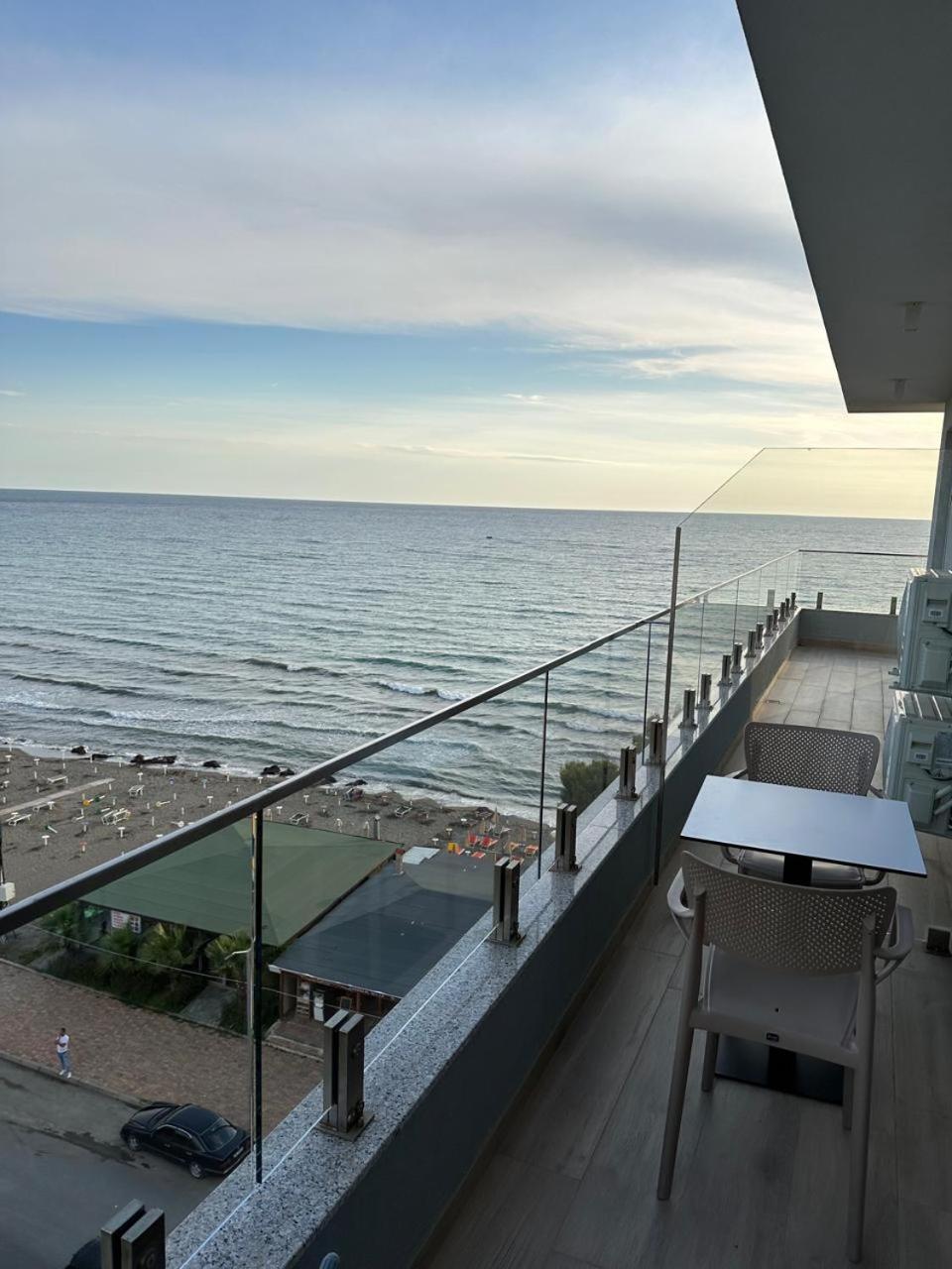Sea La Vie