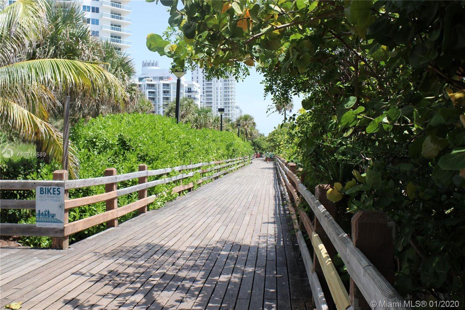 Ocean Breeze Studio With Parking By The Beach