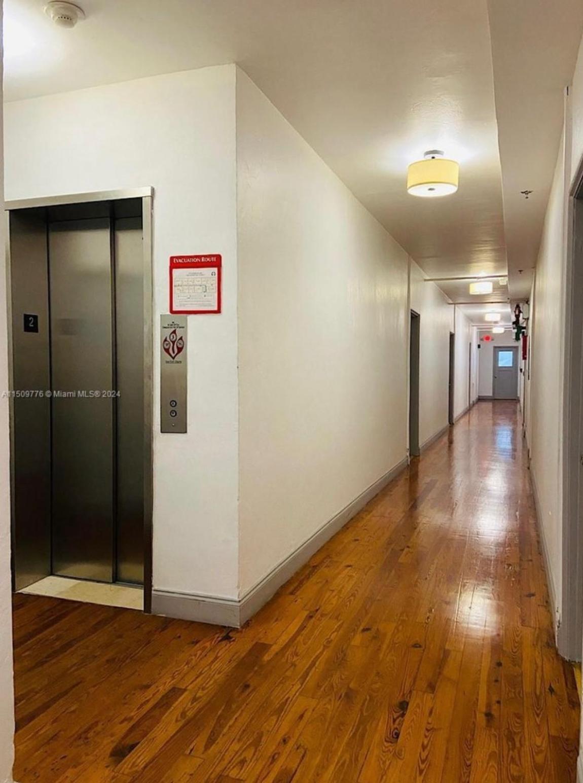 Ocean Breeze Studio With Parking By The Beach