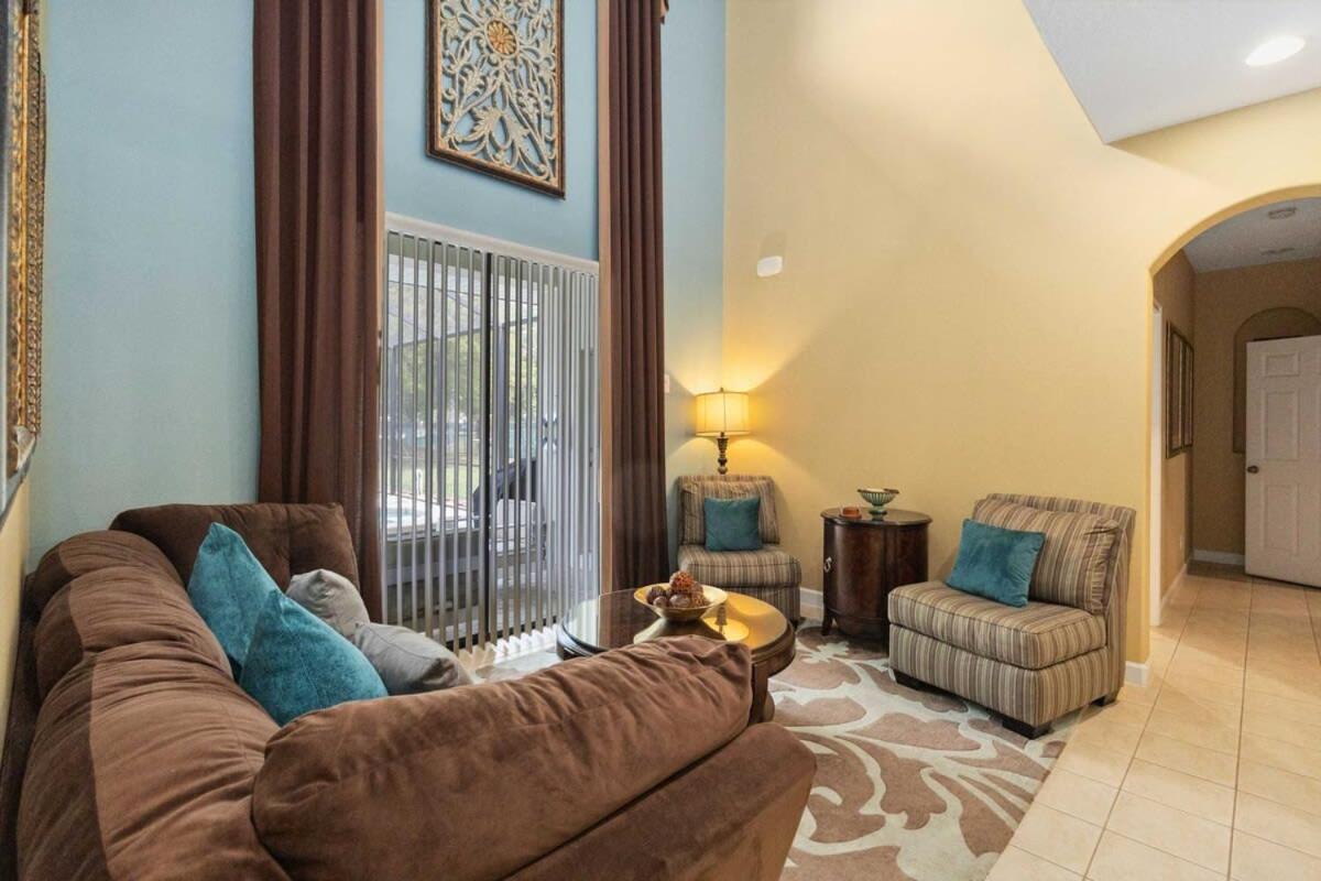 Luxurious 5BR Villa Your Disney Getaway