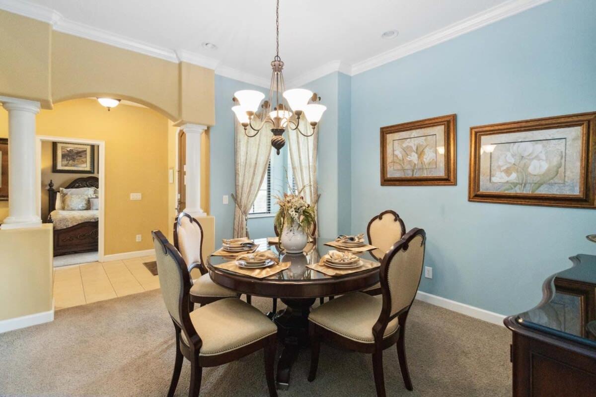 Luxurious 5BR Villa Your Disney Getaway