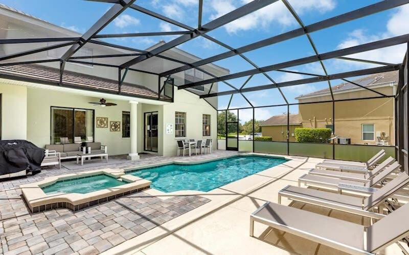 Luxurious 5BR Villa Your Disney Getaway