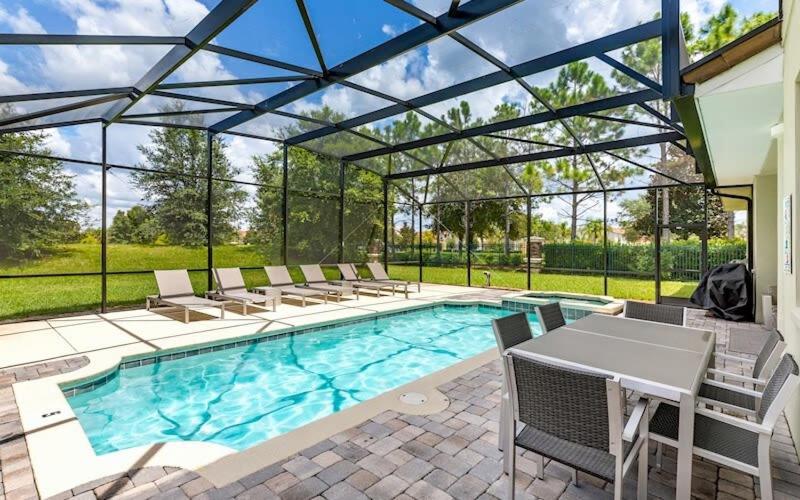 Luxurious 5BR Villa Your Disney Getaway