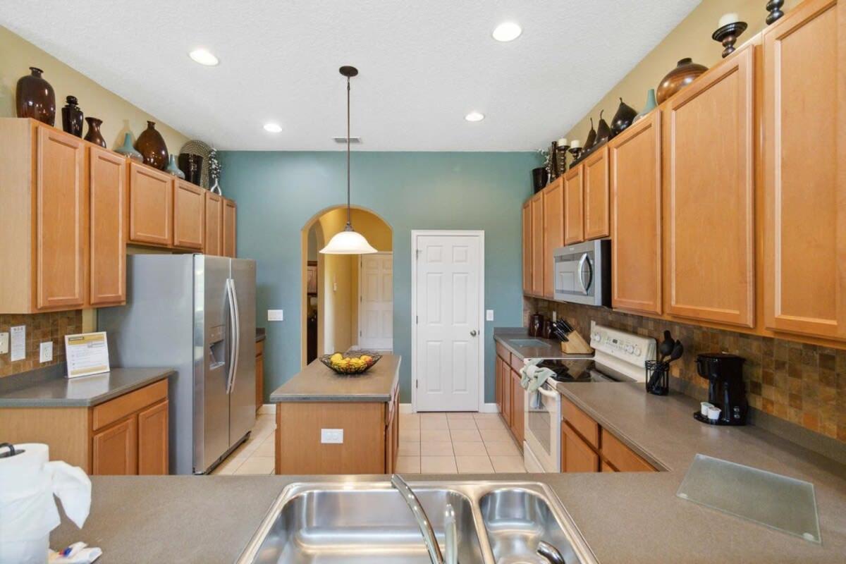 Luxurious 5BR Villa Your Disney Getaway