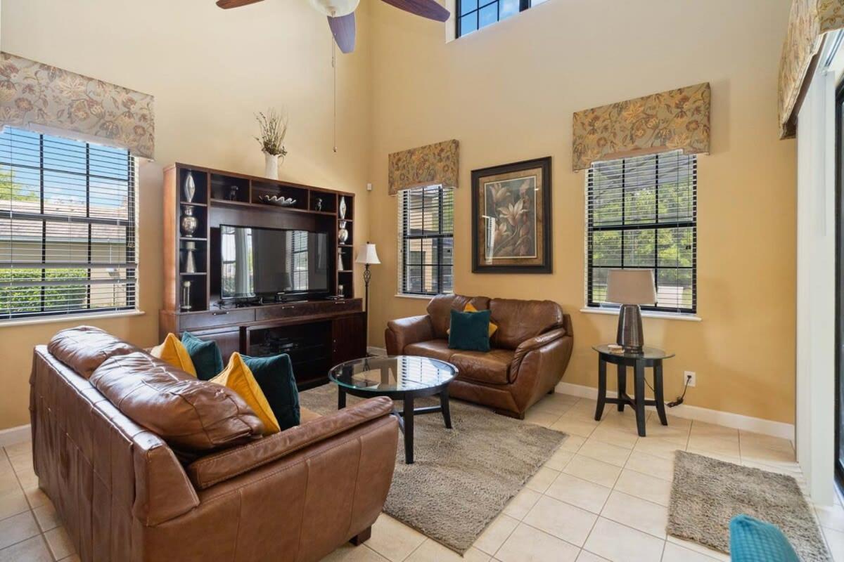 Luxurious 5BR Villa Your Disney Getaway