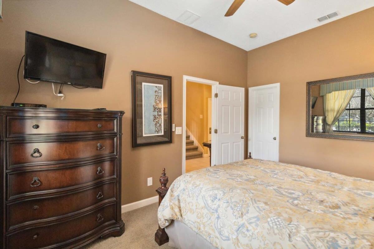 Luxurious 5BR Villa Your Disney Getaway