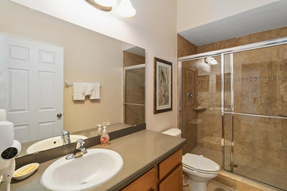Luxurious 5BR Villa Your Disney Getaway