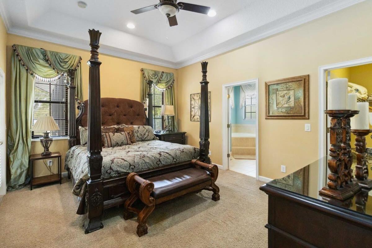 Luxurious 5BR Villa Your Disney Getaway