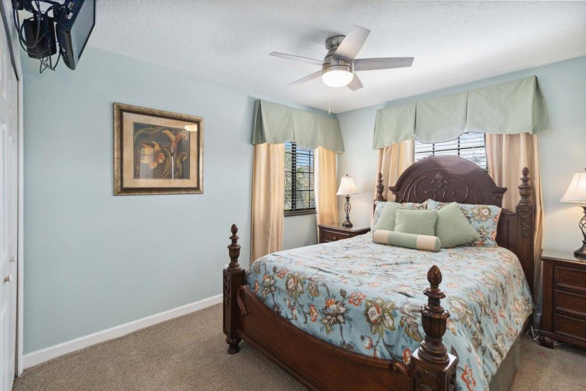 Luxurious 5BR Villa Your Disney Getaway
