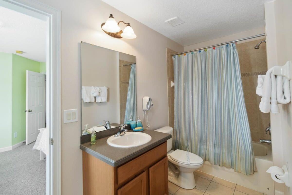 Luxurious 5BR Villa Your Disney Getaway