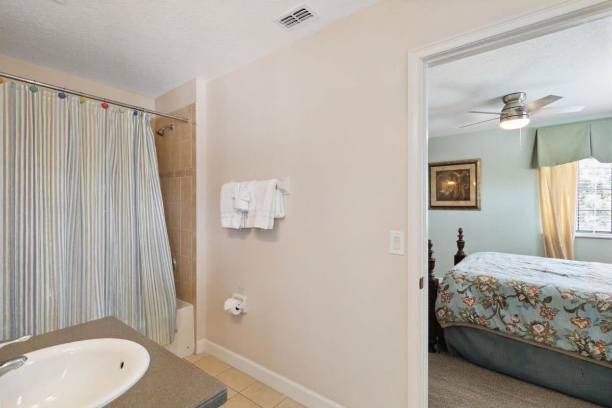 Luxurious 5BR Villa Your Disney Getaway