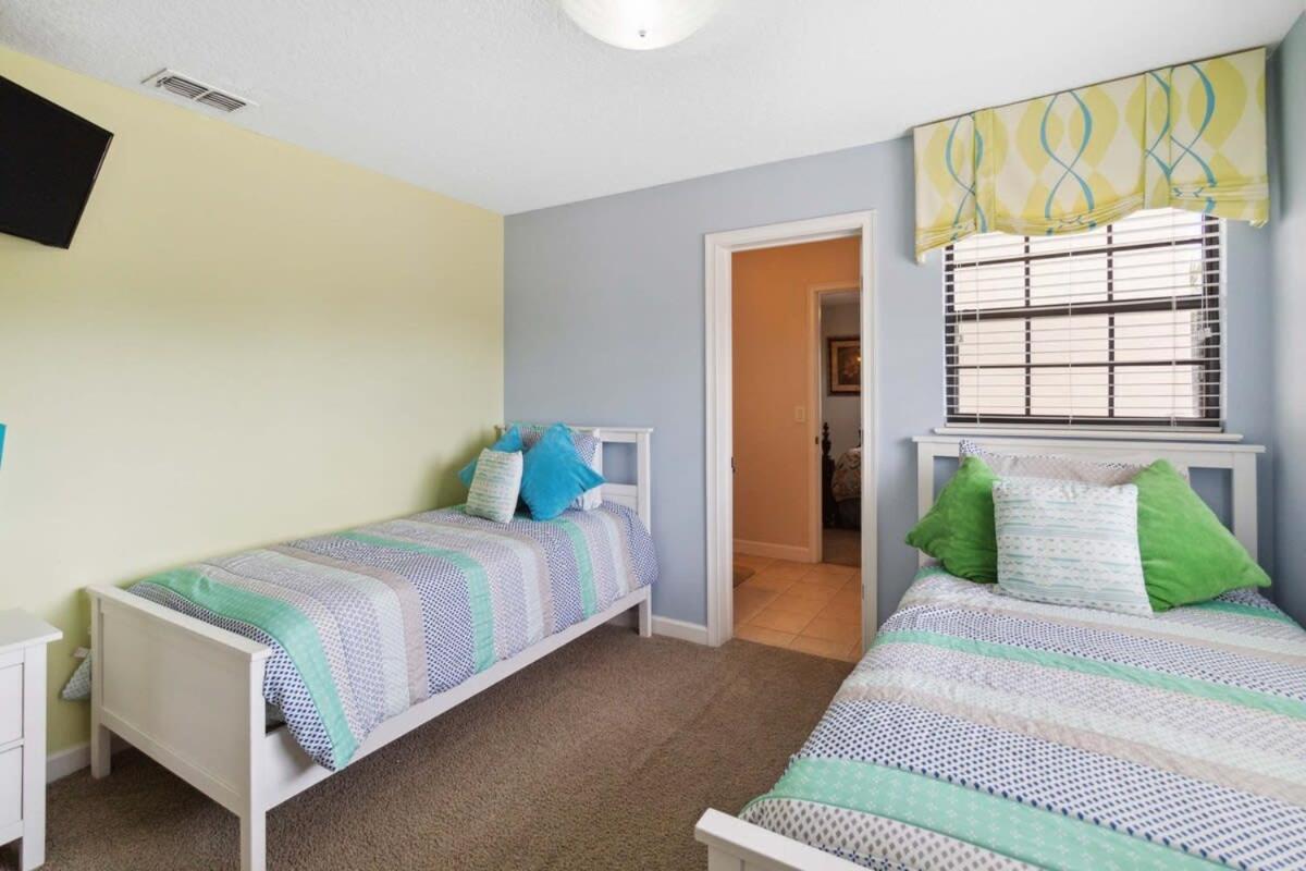Luxurious 5BR Villa Your Disney Getaway