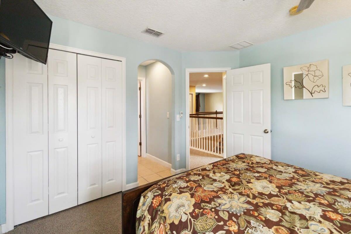 Luxurious 5BR Villa Your Disney Getaway