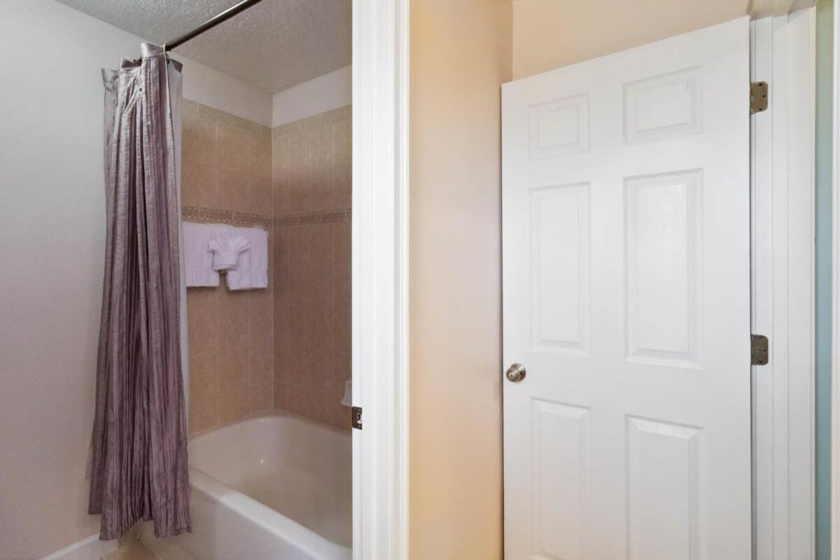 Luxurious 5BR Villa Your Disney Getaway