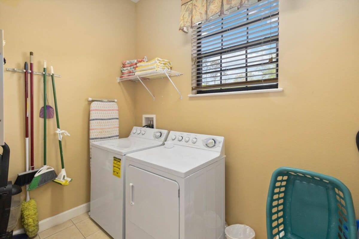 Luxurious 5BR Villa Your Disney Getaway