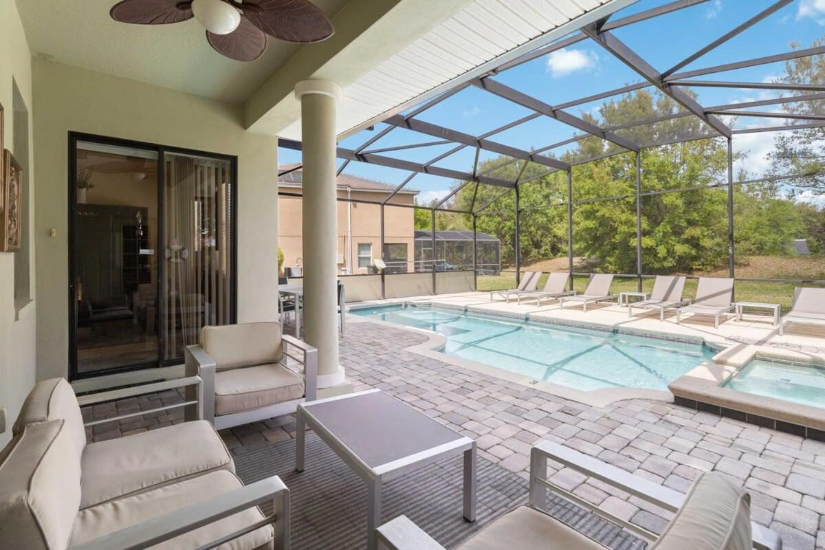 Luxurious 5BR Villa Your Disney Getaway