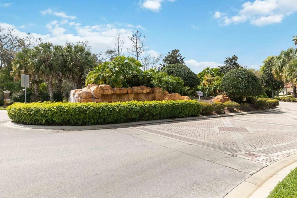 Luxurious 5BR Villa Your Disney Getaway