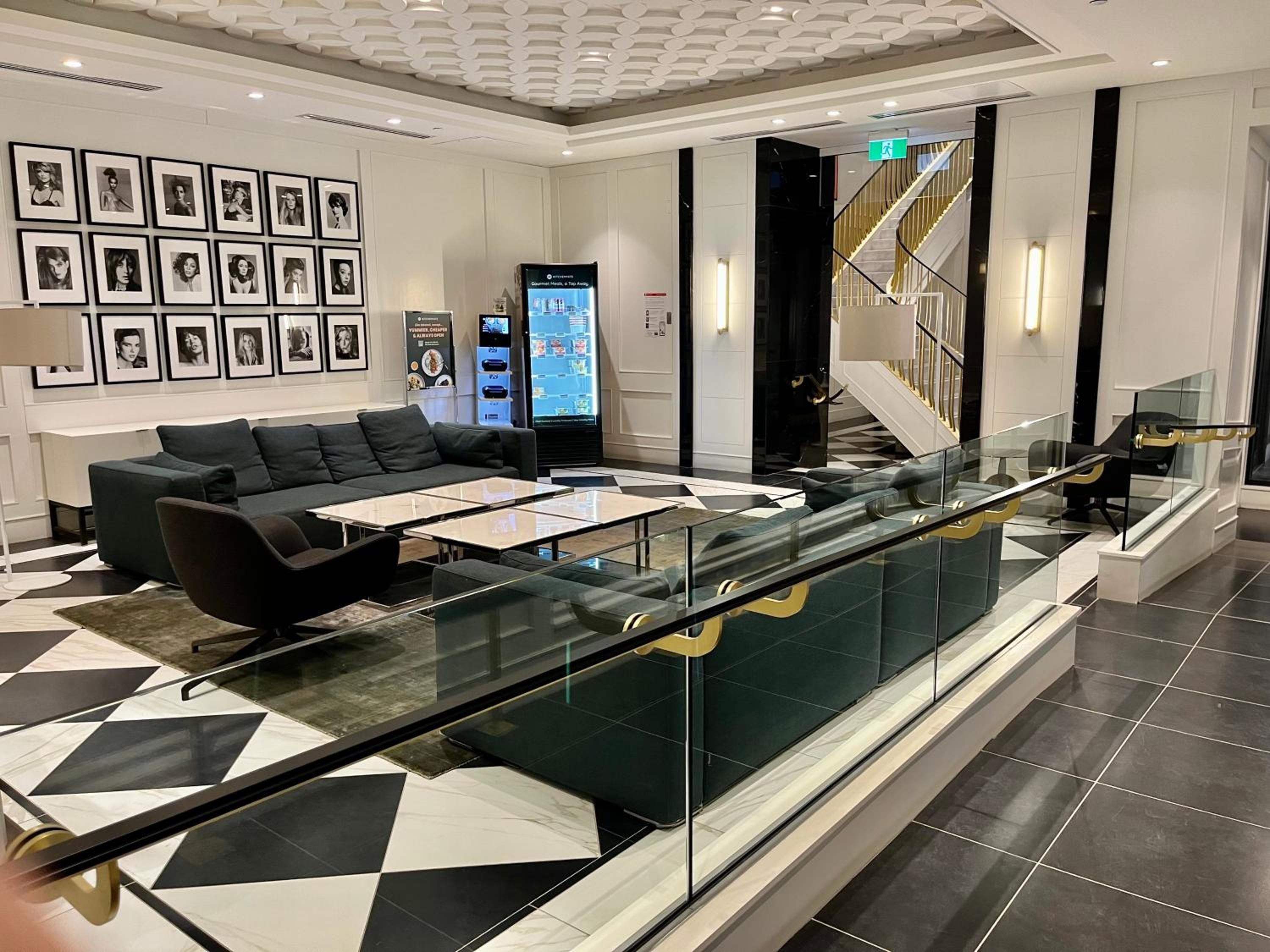 Luxury Condo on Bay Street