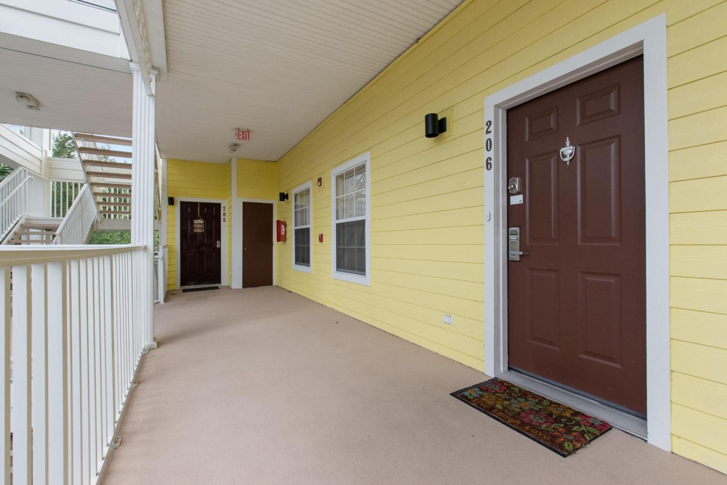 Newly renovated beautiful second floor condo in Bahama Bay view 2