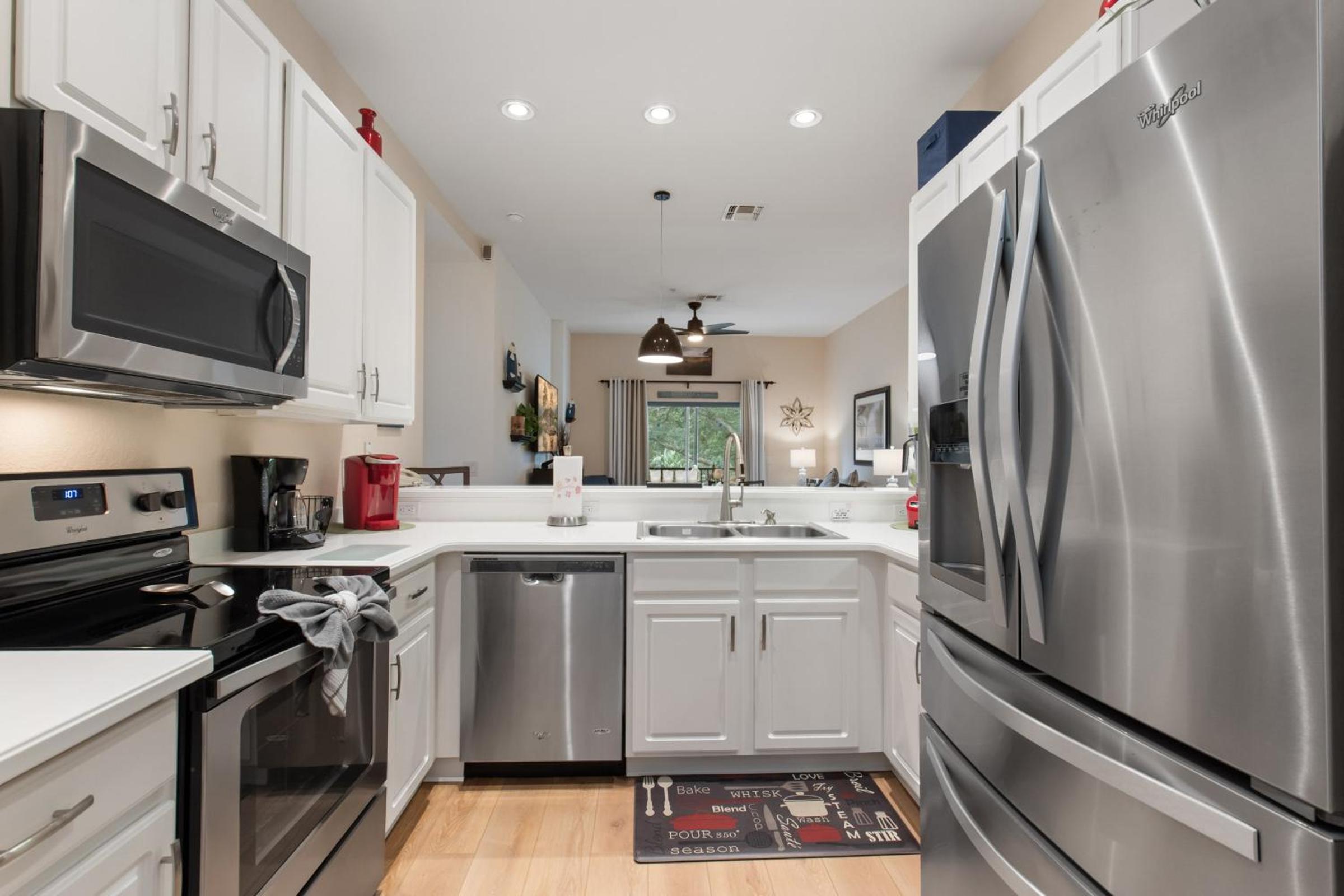 Newly renovated beautiful second floor condo in Bahama Bay view 5