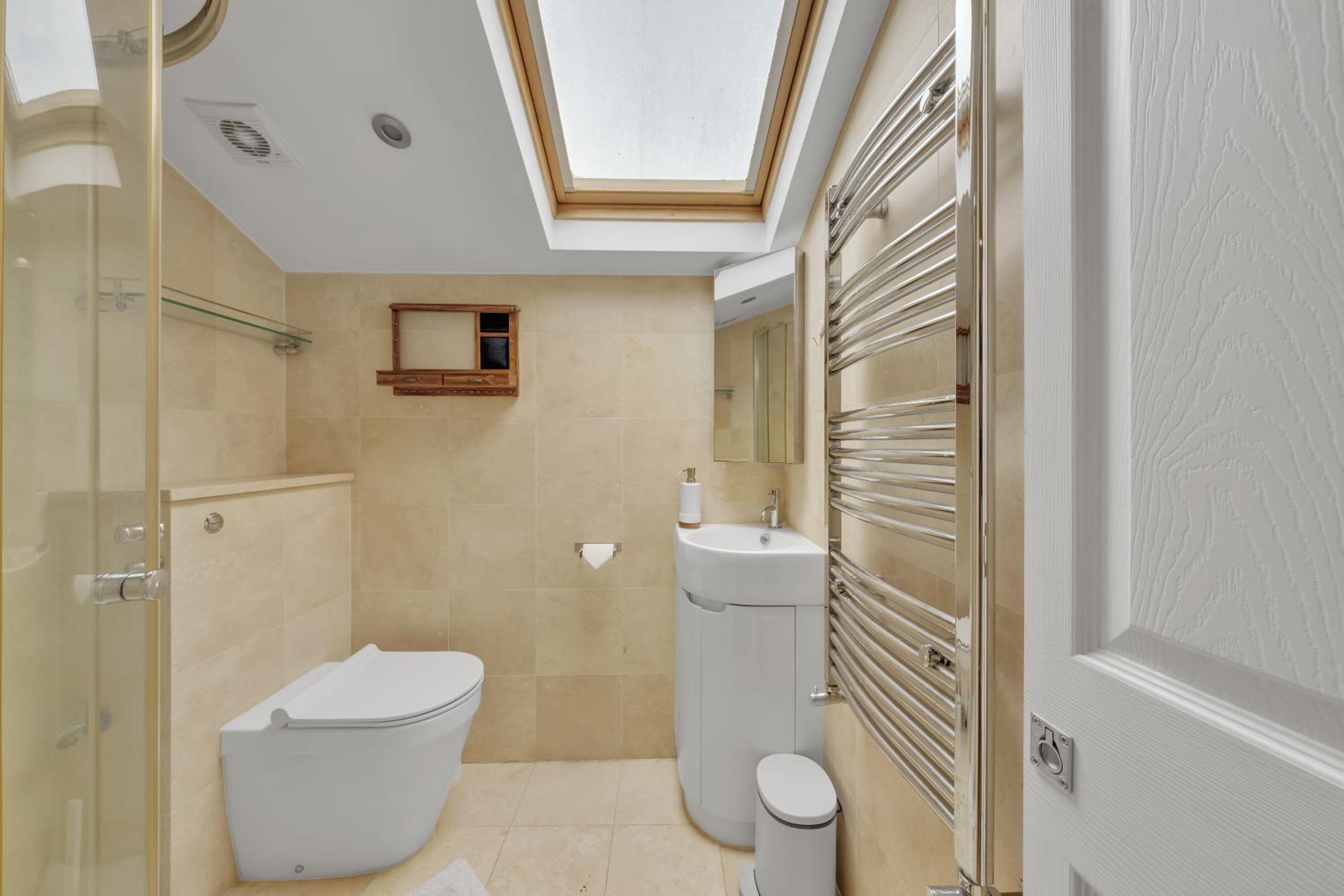 Mews House in Maida Vale near Paddington with Free Parking