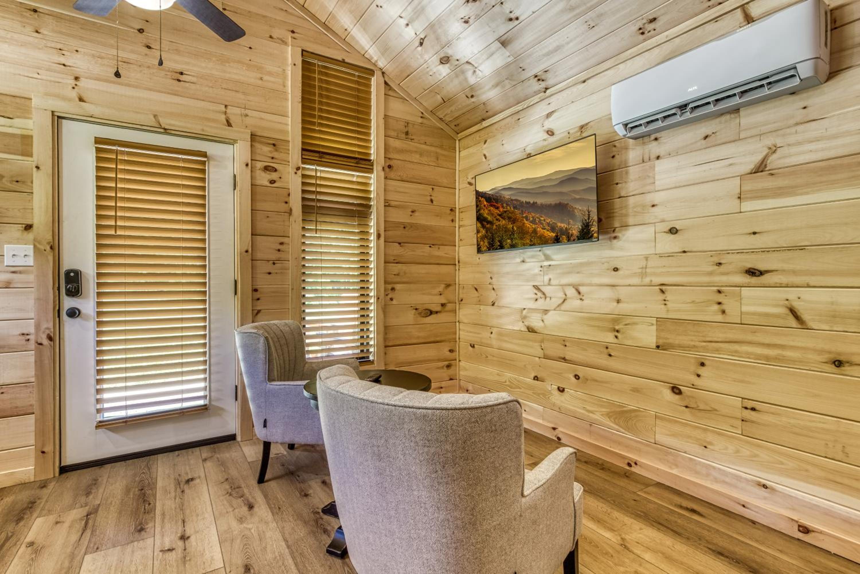 Stary Night - Pickleball Court, Creek, WIFI, Mountain Views, Starting at 50 view 5
