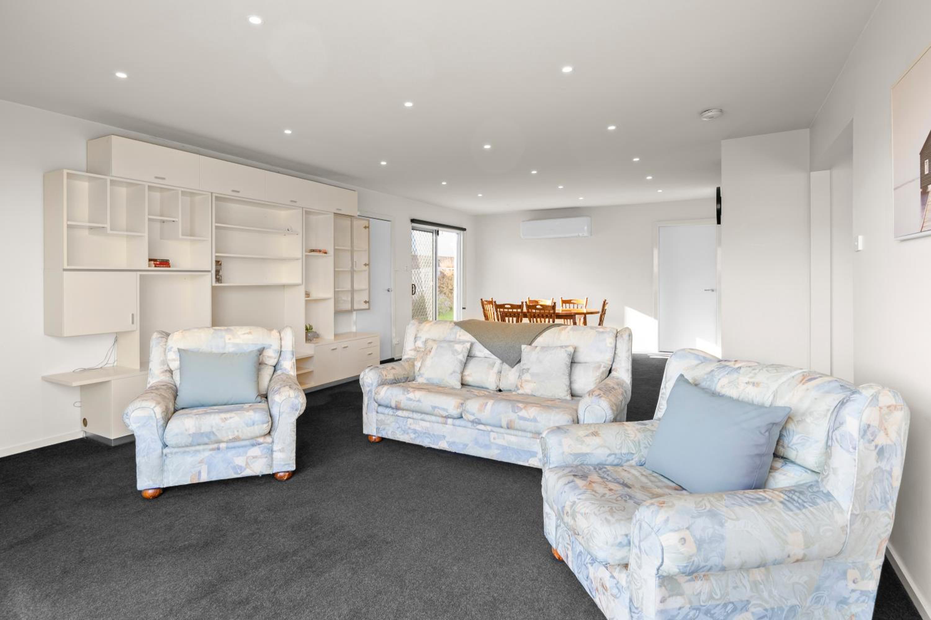 Tranquil Tranmere - City Views - Free Parking - Free Wifi