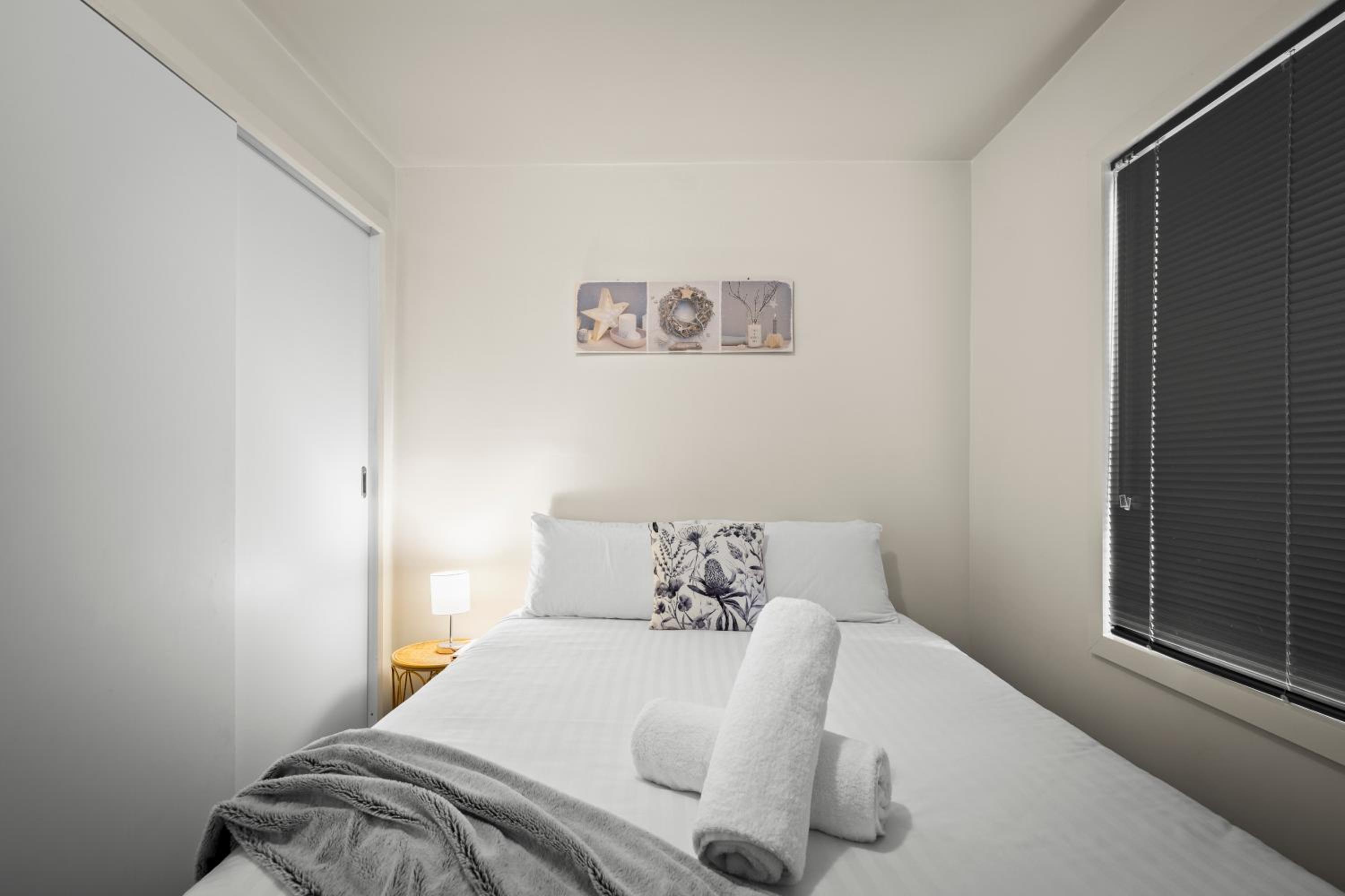 Tranquil Tranmere - City Views - Free Parking - Free Wifi