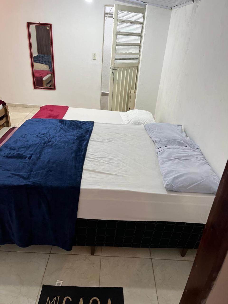 Casa de Praia -500 metros da Praia - Com 06 camas -sendo duas de casal - Garagem e entrada individual- Ar condicionado e roupa de cama