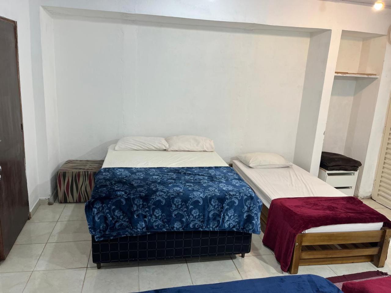 Casa de Praia -500 metros da Praia - Com 06 camas -sendo duas de casal - Garagem e entrada individual- Ar condicionado e roupa de cama