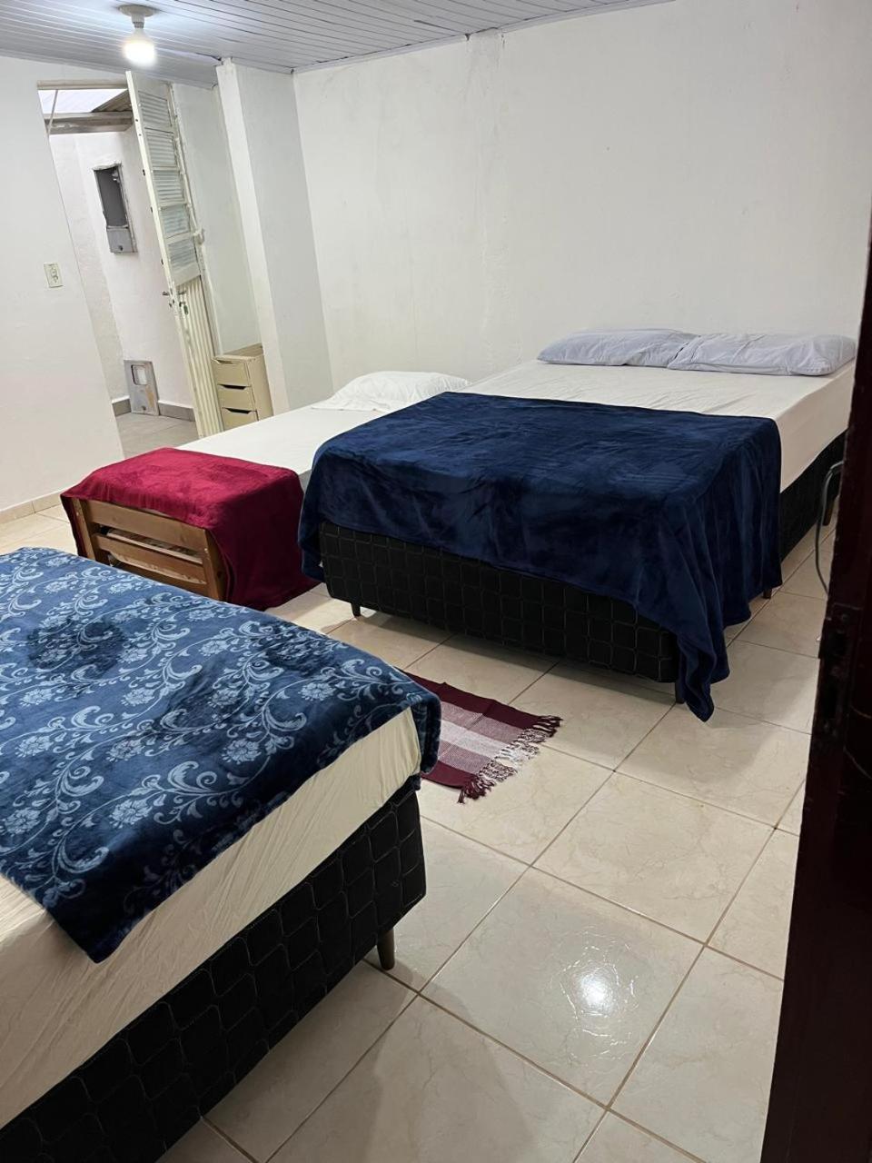 Casa de Praia -500 metros da Praia - Com 06 camas -sendo duas de casal - Garagem e entrada individual- Ar condicionado e roupa de cama