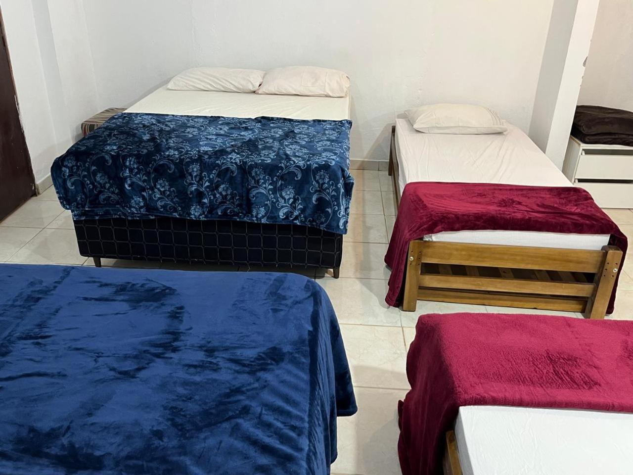 Casa de Praia -500 metros da Praia - Com 06 camas -sendo duas de casal - Garagem e entrada individual- Ar condicionado e roupa de cama