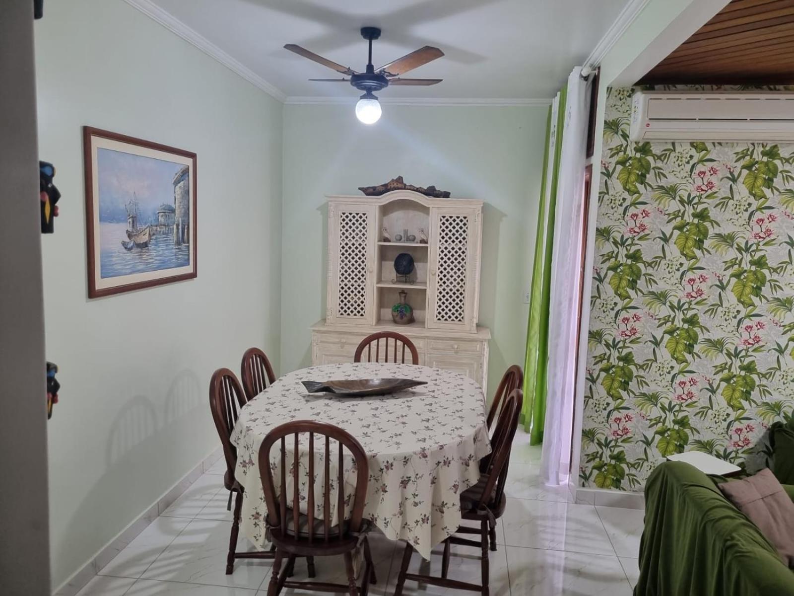 Apartamento Triplex na Praia de Itaguá