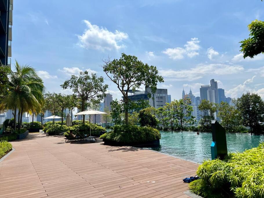 ContiNeW Pudu nr Ikea Cheras 2Br-6pax-1park-Wi-fi