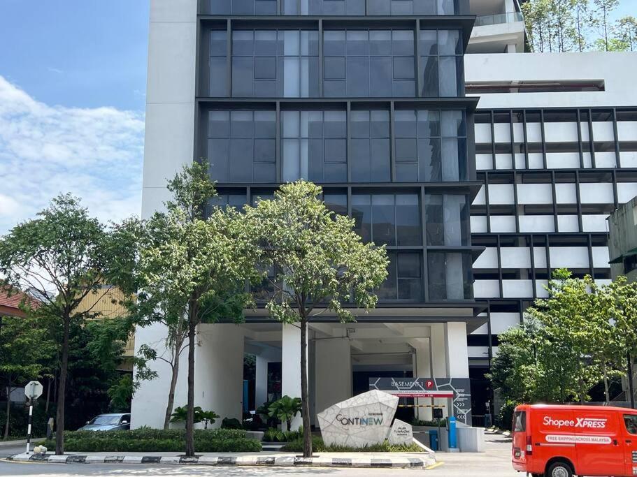ContiNeW Pudu nr Ikea Cheras 2Br-6pax-1park-Wi-fi