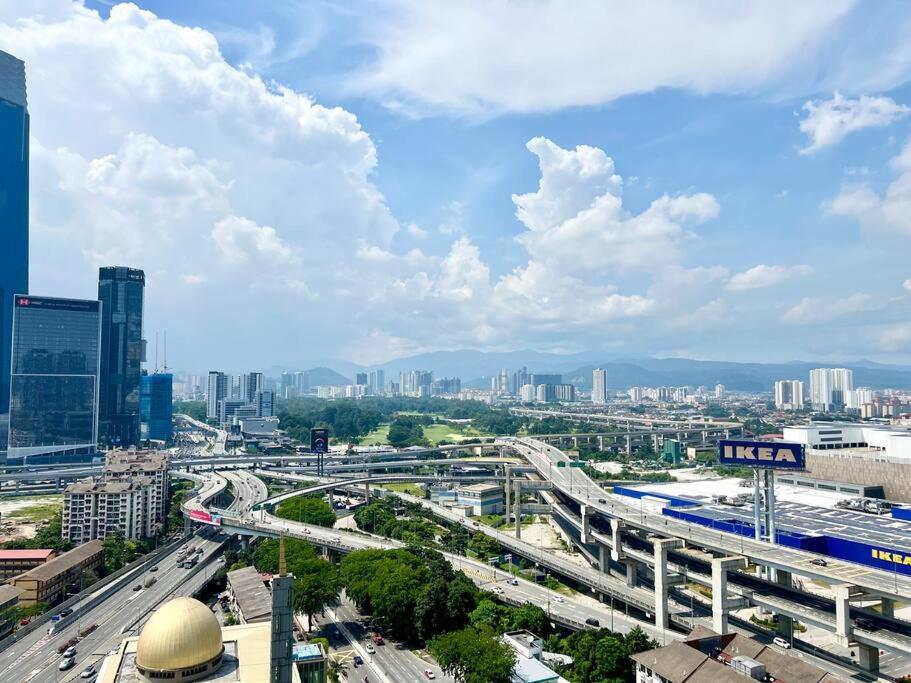 ContiNeW Pudu nr Ikea Cheras 2Br-6pax-1park-Wi-fi
