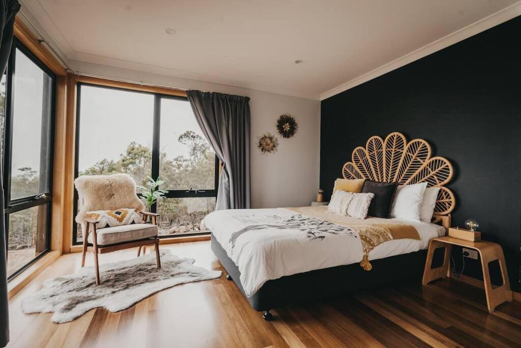 Black Wattle Coastal Retreat