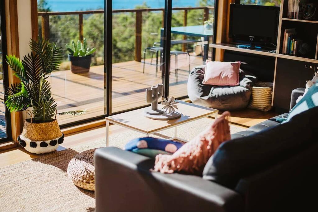 Black Wattle Coastal Retreat