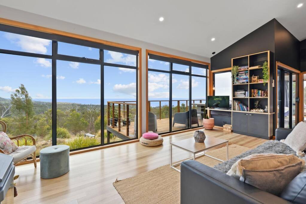 Black Wattle Coastal Retreat