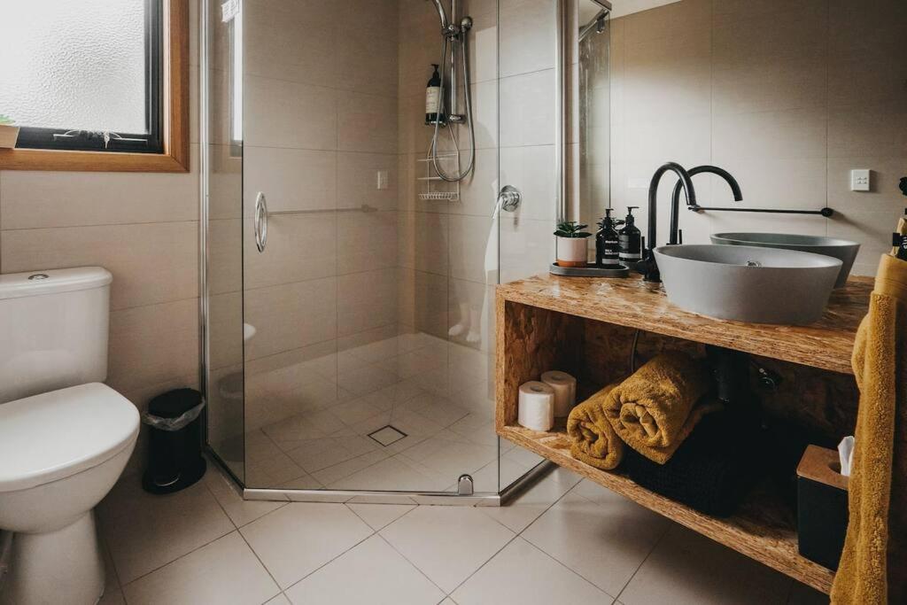 Black Wattle Coastal Retreat