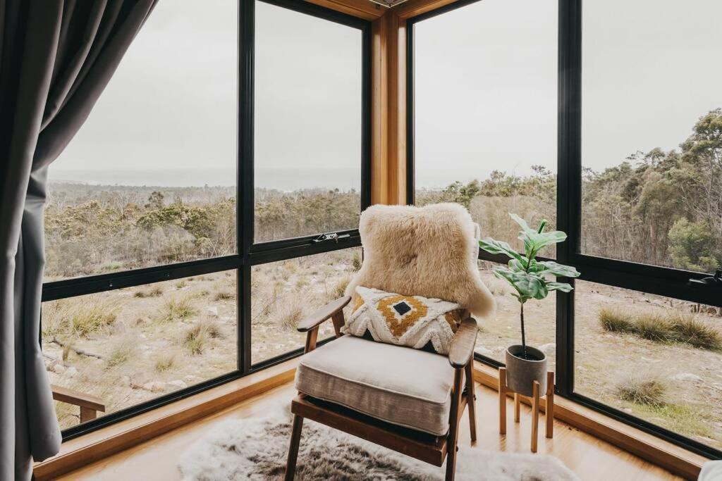 Black Wattle Coastal Retreat