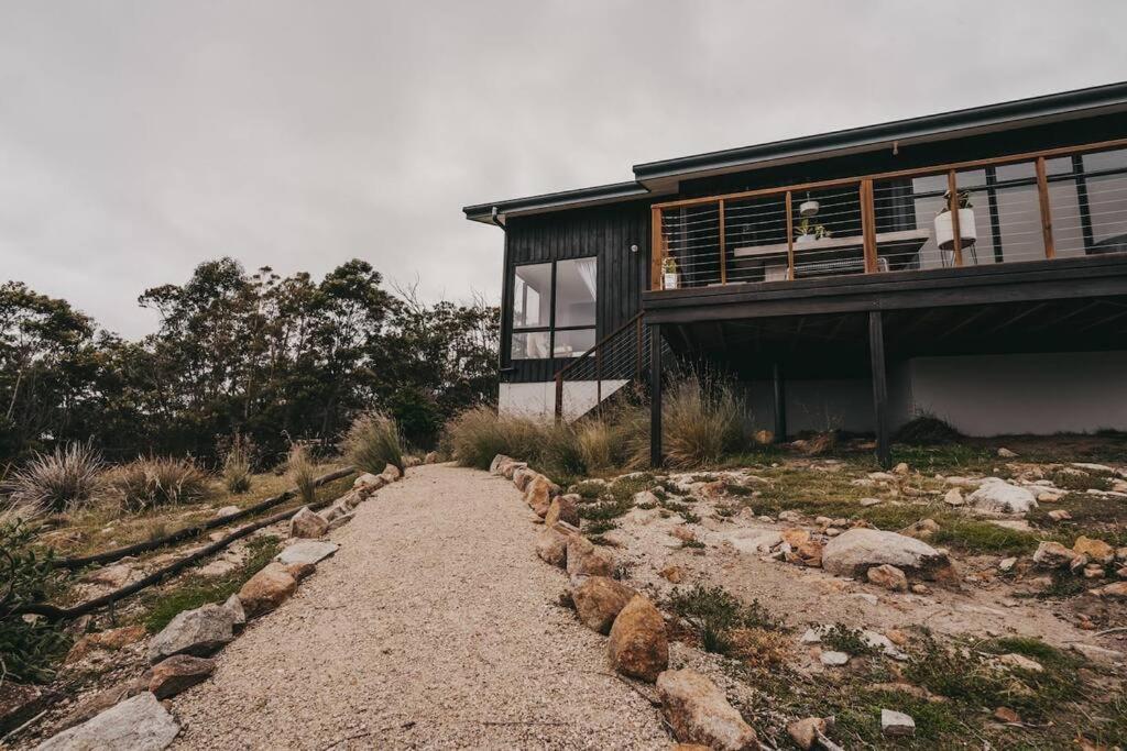 Black Wattle Coastal Retreat