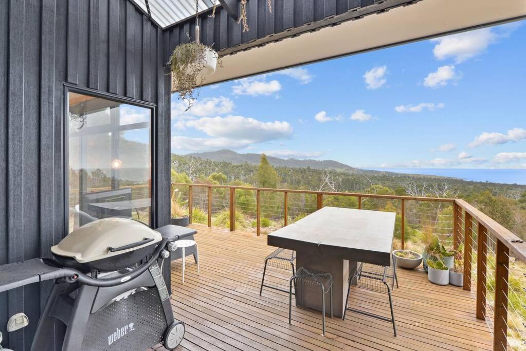 Black Wattle Coastal Retreat