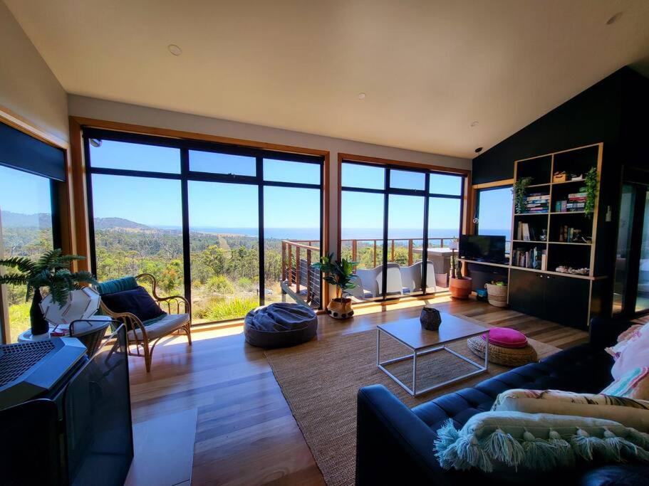 Black Wattle Coastal Retreat