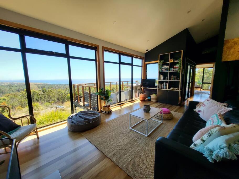 Black Wattle Coastal Retreat