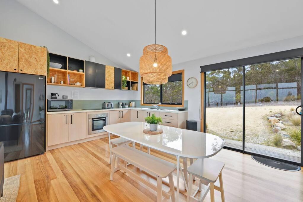 Black Wattle Coastal Retreat