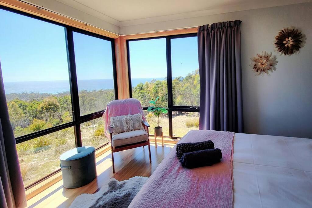 Black Wattle Coastal Retreat