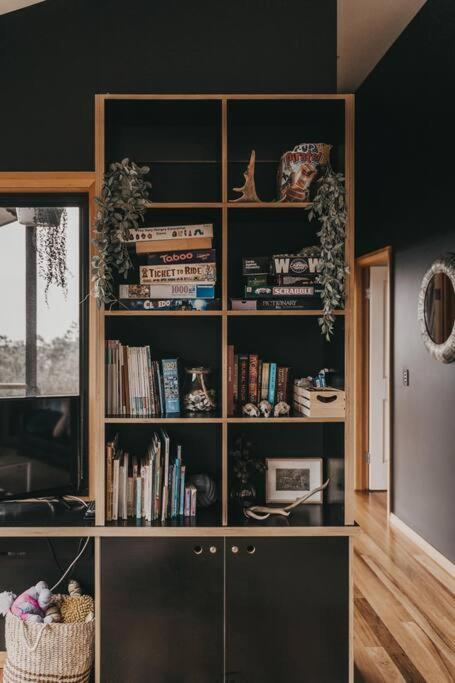 Black Wattle Coastal Retreat