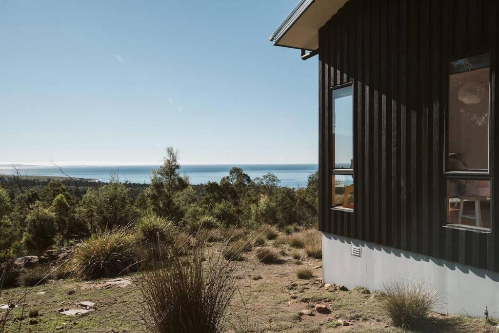 Black Wattle Coastal Retreat