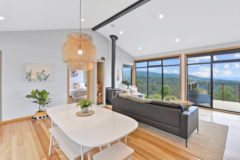 Black Wattle Coastal Retreat